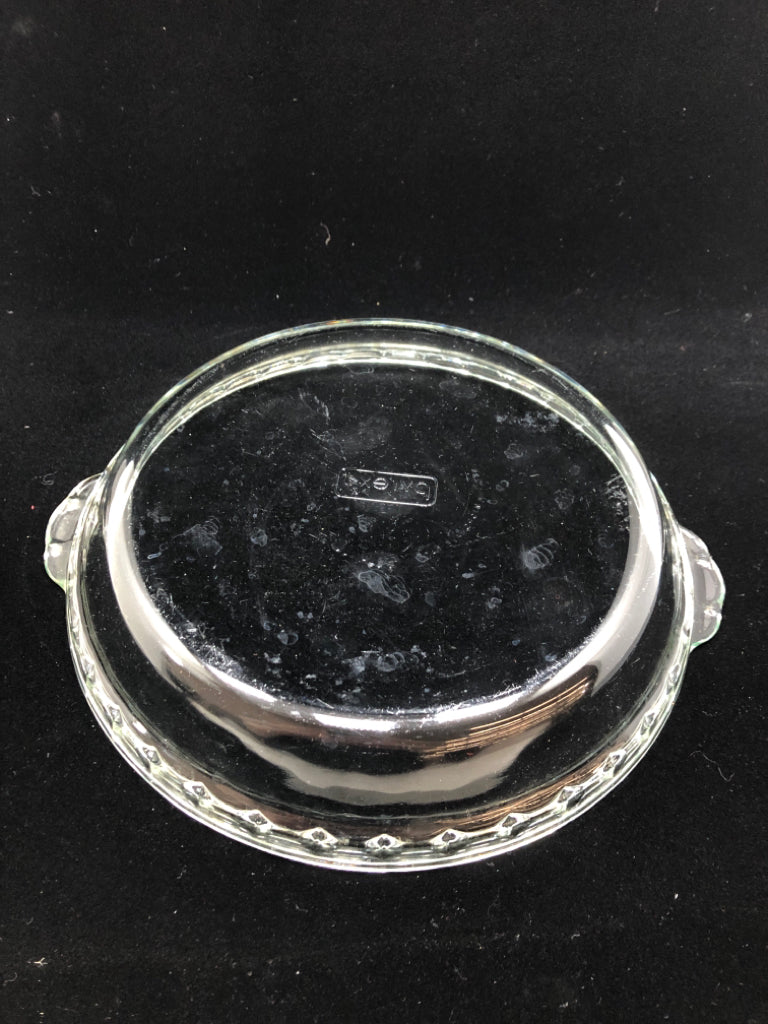 CLEAR GLASS PYREX PIE DISH.