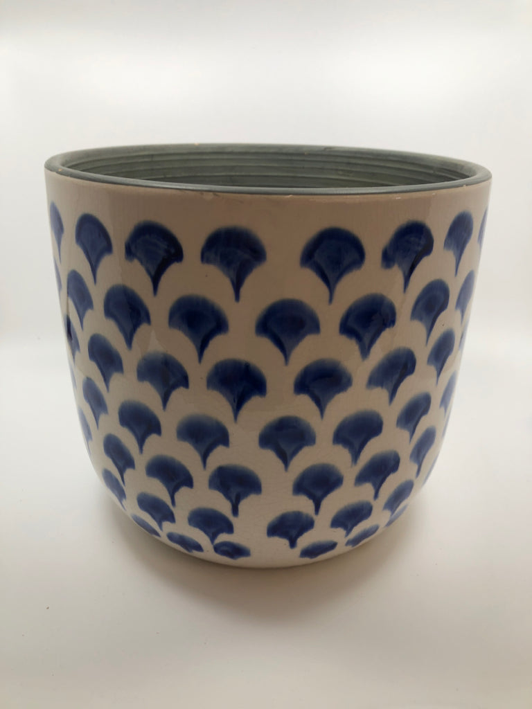 LG BLUE BRUSHED PLANTER.