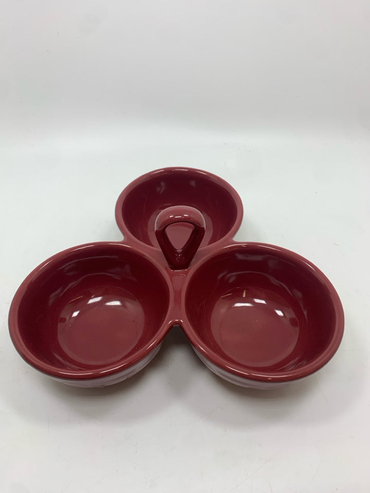 PAPRIKA RED 3 SPOT RELISH TRAY.