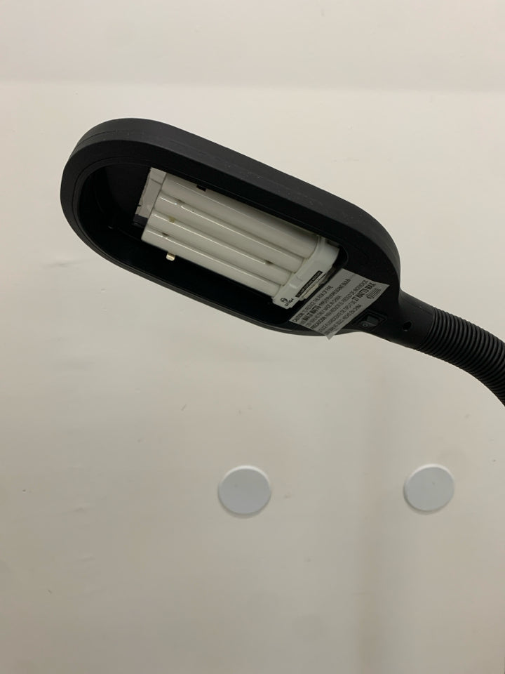 BLACK ADJUSTABLE TASK LAMP.