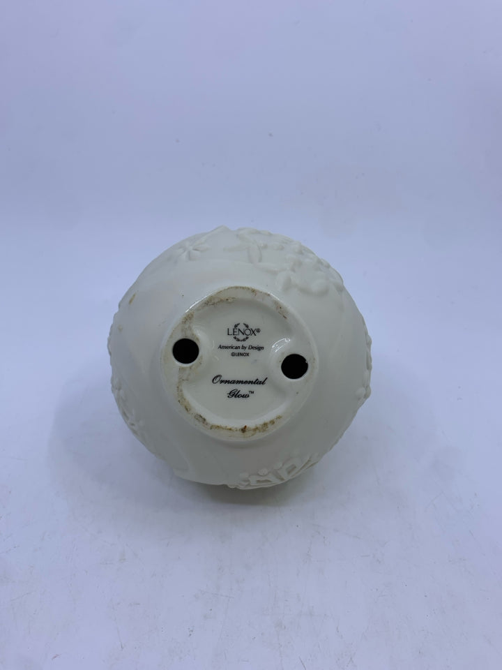 NIB LENOX ORNAMENTAL GLOW SNOWFLAKE VOTIVE CANDLE HOLDER.