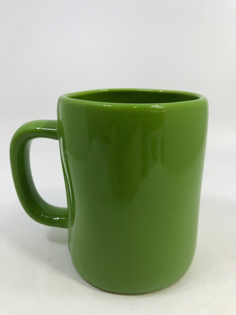 RAE DUNN SHAM ROCK GREEN MUG.