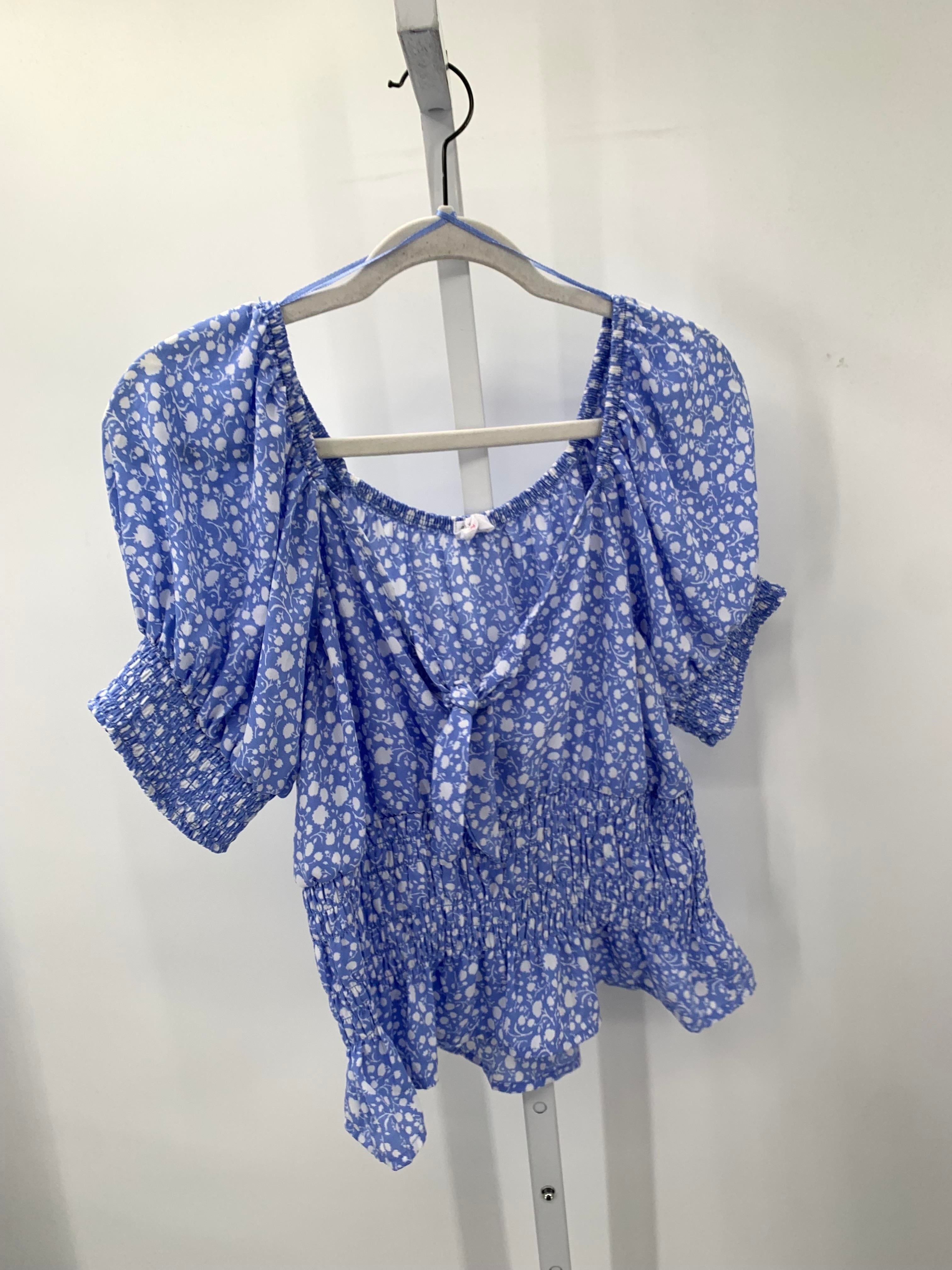 Size Extra Large Juniors Short Sleeve Shirt
