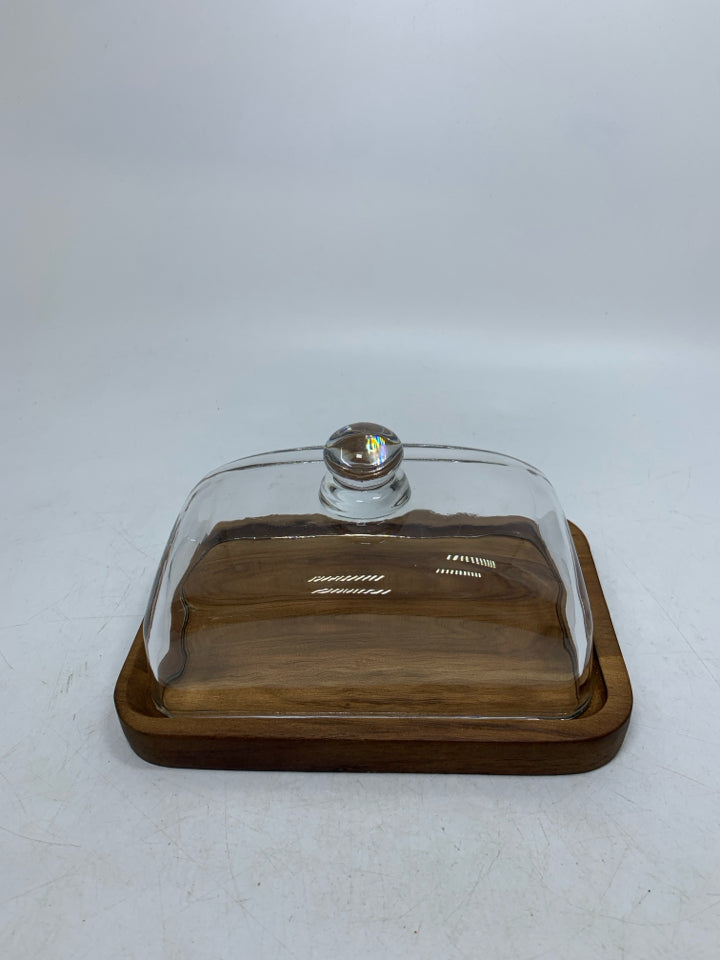 WOOD BASE W/ CLEAR GLASS LID.