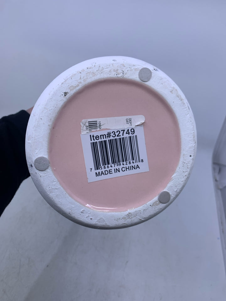 PINK AND MATTE WHITE DETAILS VASE.