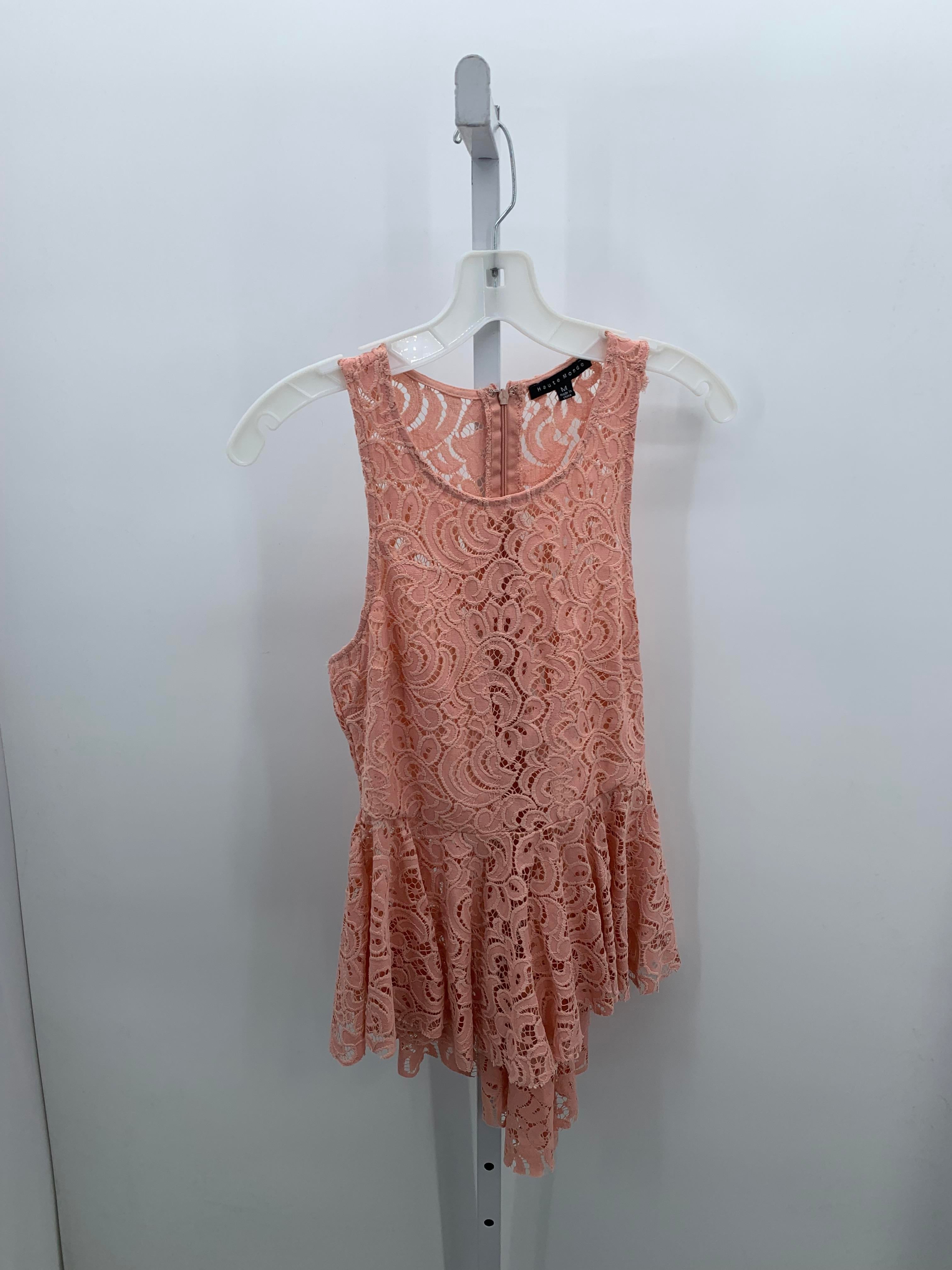 Size Medium Juniors Sleeveless Shirt