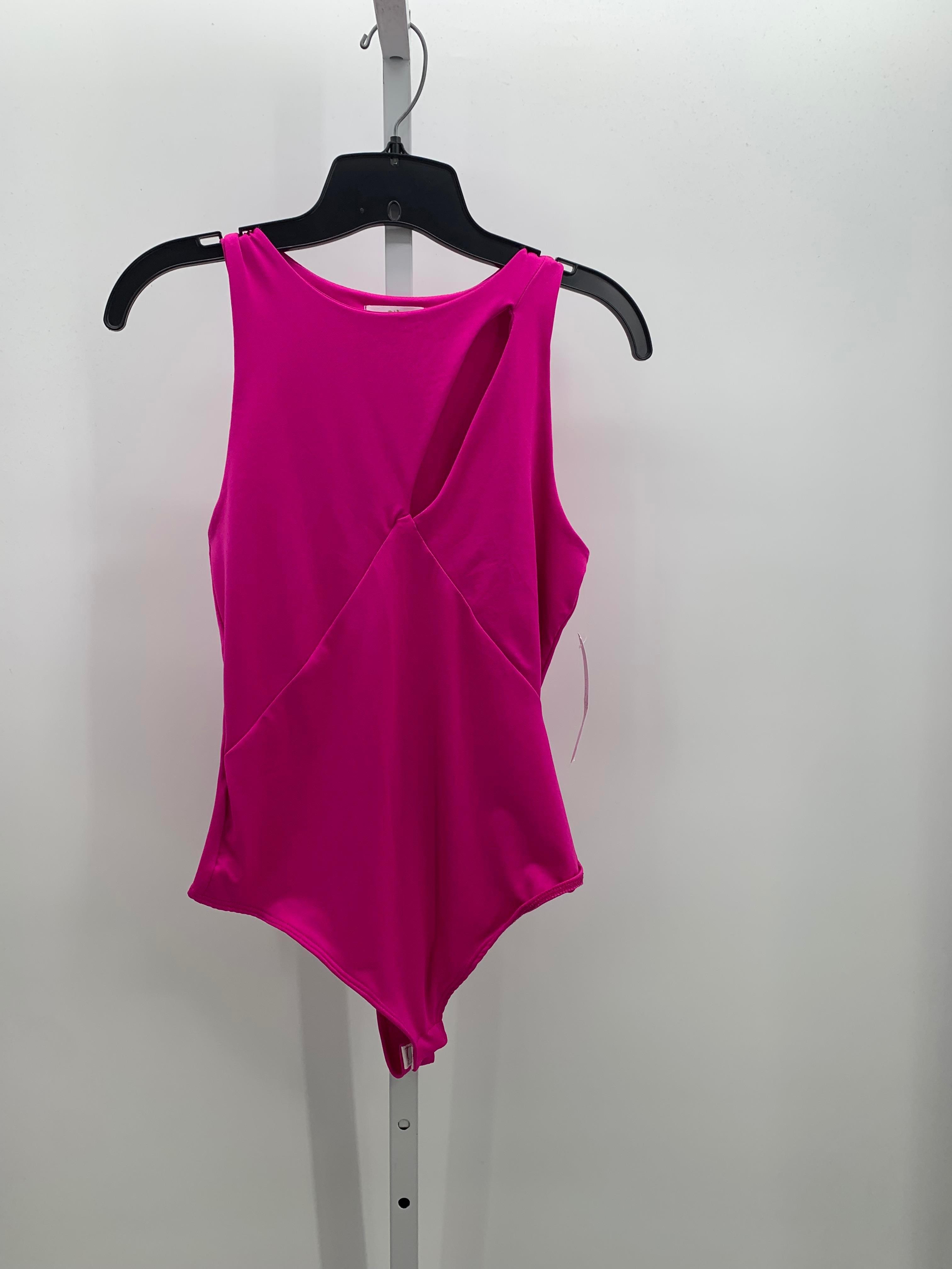 Size Medium Misses Sleeveless Shirt