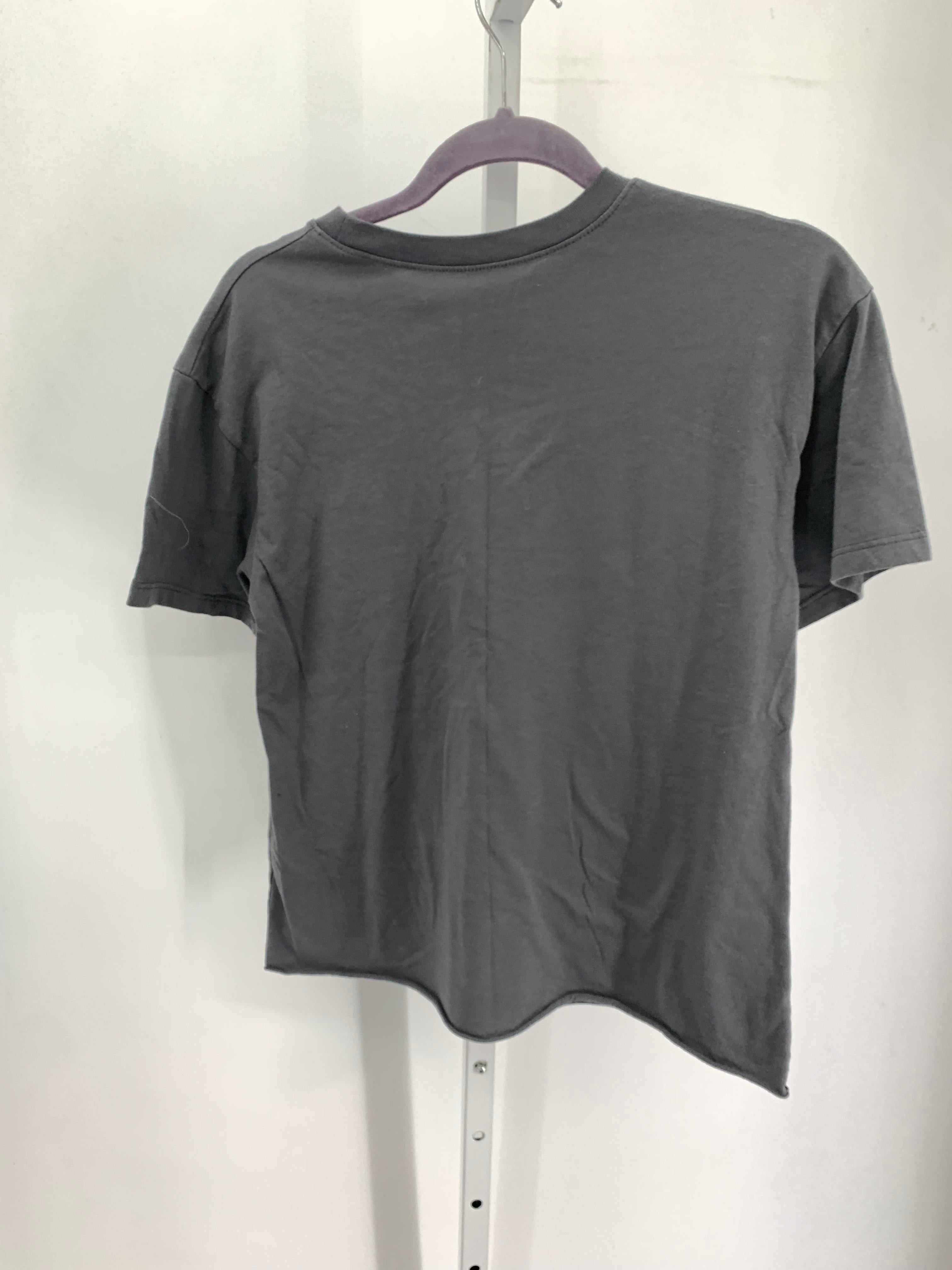 Size Medium Juniors Short Sleeve Shirt