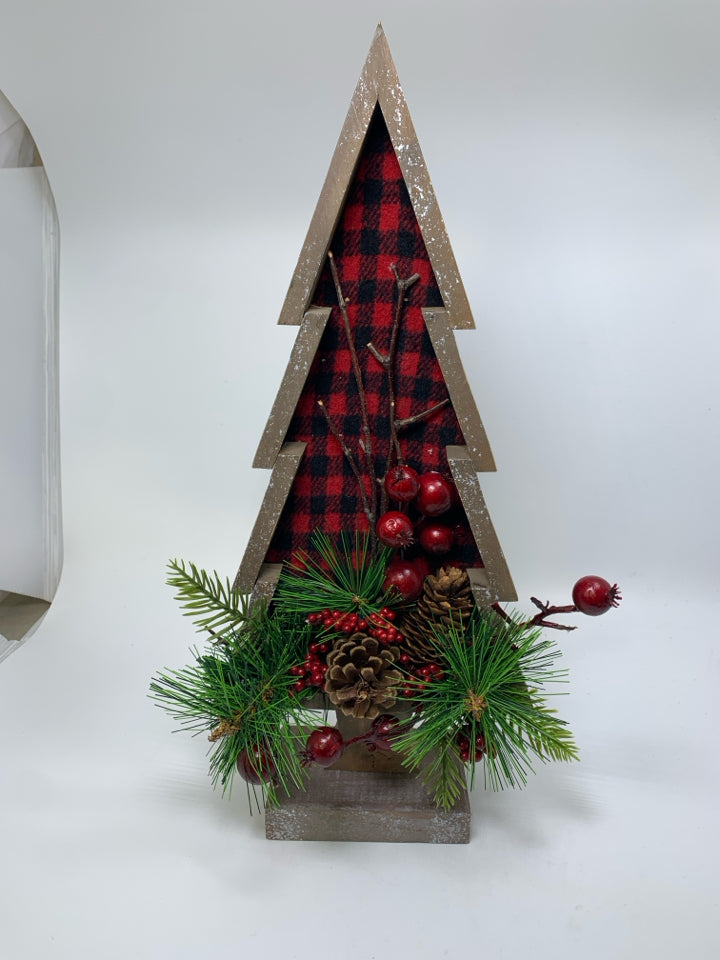 WOOD TREE OUTLINE W/ RED PLAID INTERIOR BERRIES/PINECONES.