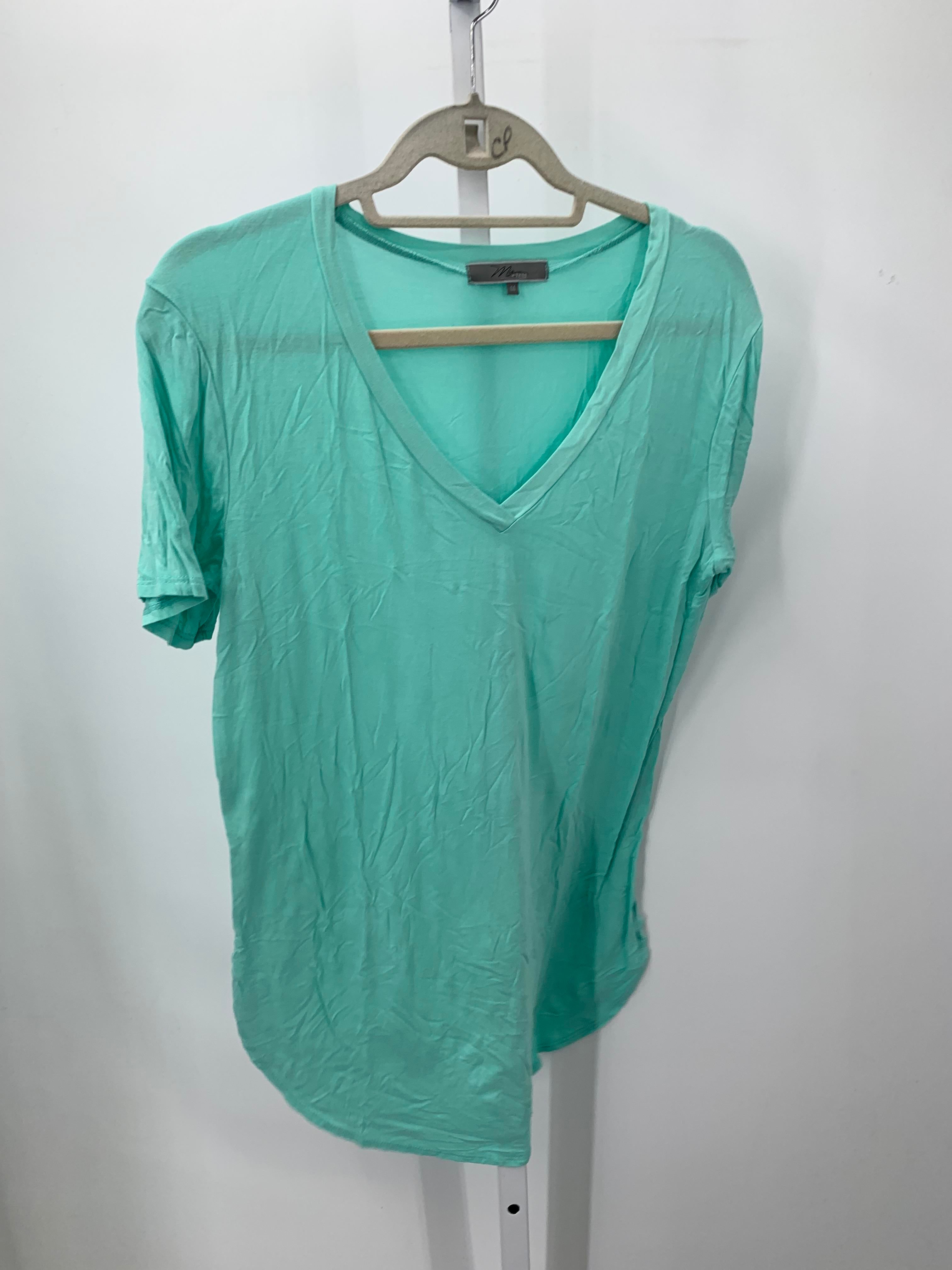 Mia & Tess Size Medium Misses Short Sleeve Shirt