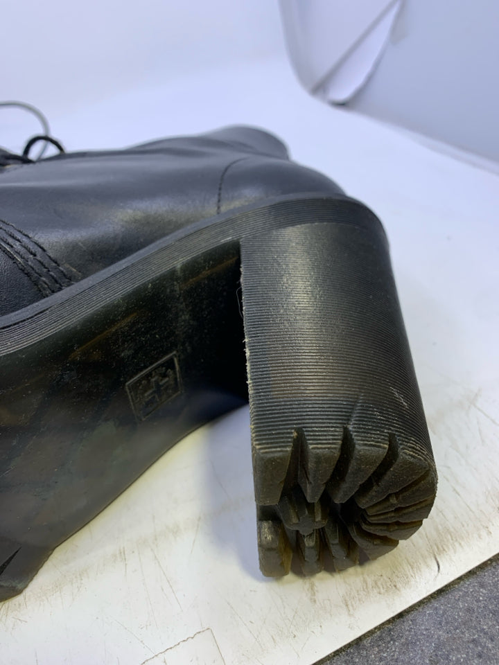 Dr. Martens L Shoe Size 10 Boots