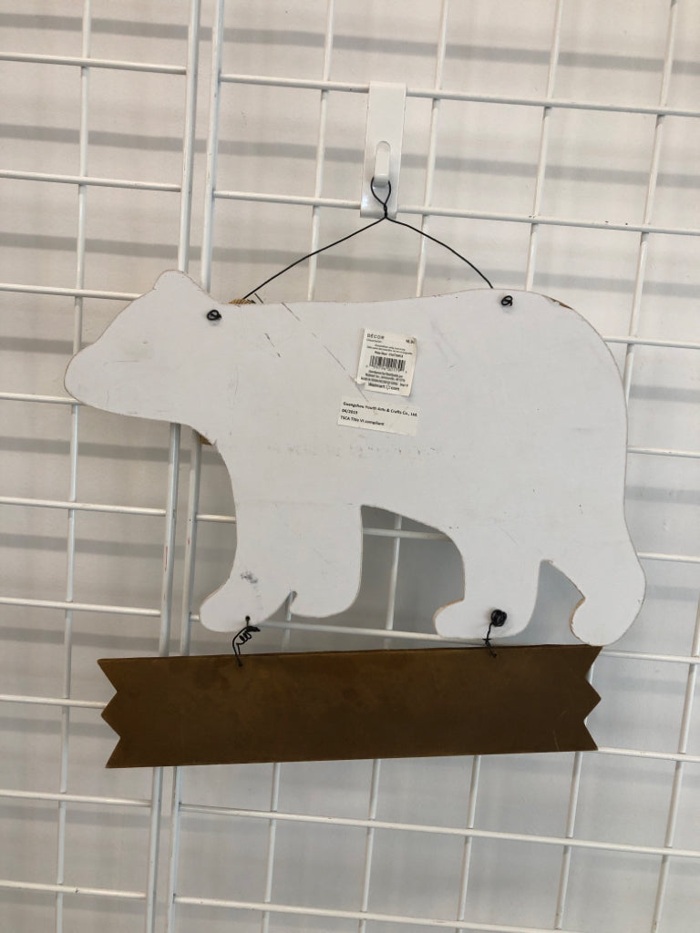 WHITE WOOD POLAR BEAR "WELCOME" DOOR SIGN.