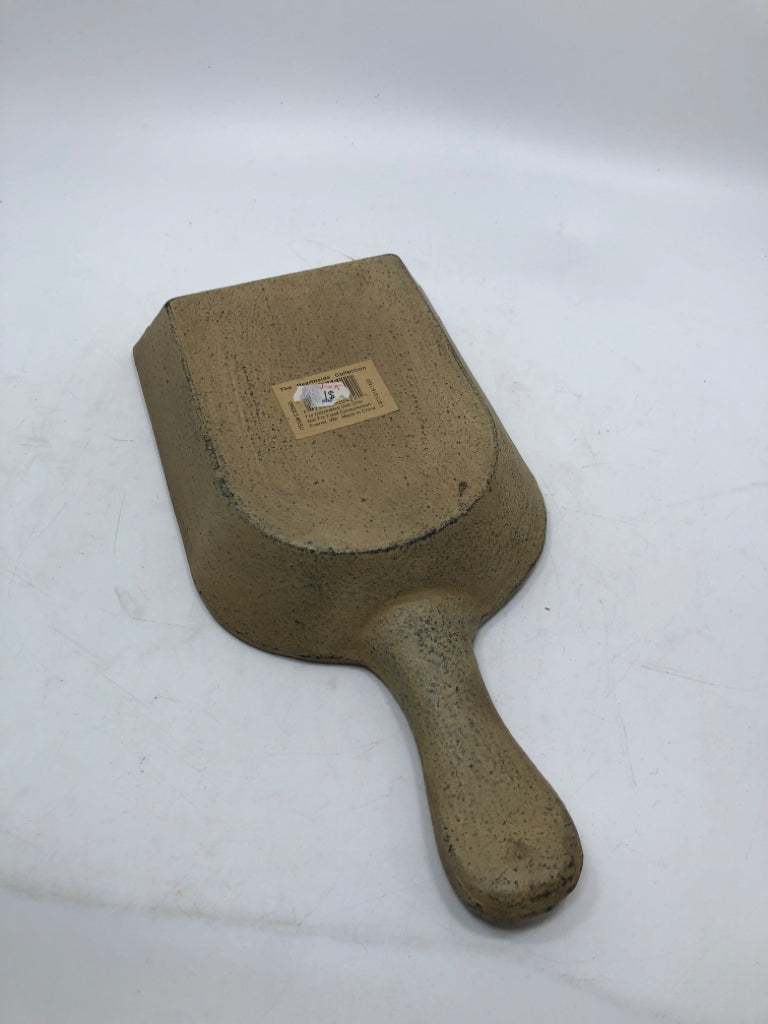 PRIMITIVE TAN DISTRESSED CANDLE TRAY.