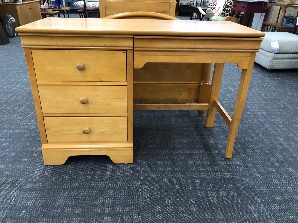 YOUNG AMERICA STUDENT DESK.