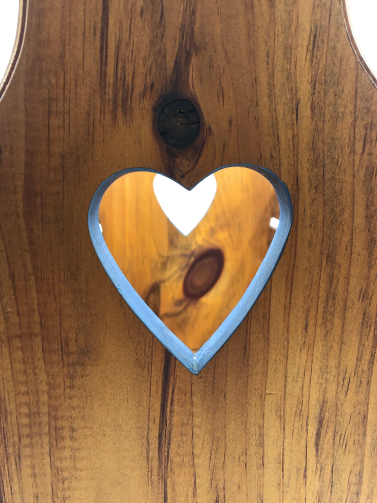 WOOD MAGAZINE BASKET W/HEART CUTOUT.
