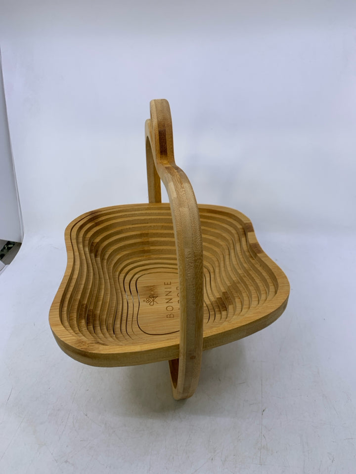 COLLAPSIBLE APPLE SHAPED WOOD BASKET BONNIE & POP.