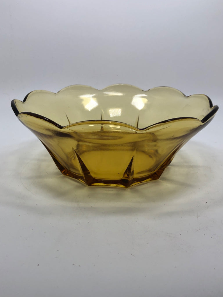 AMBER GLASS SCALLOPED BOWL.