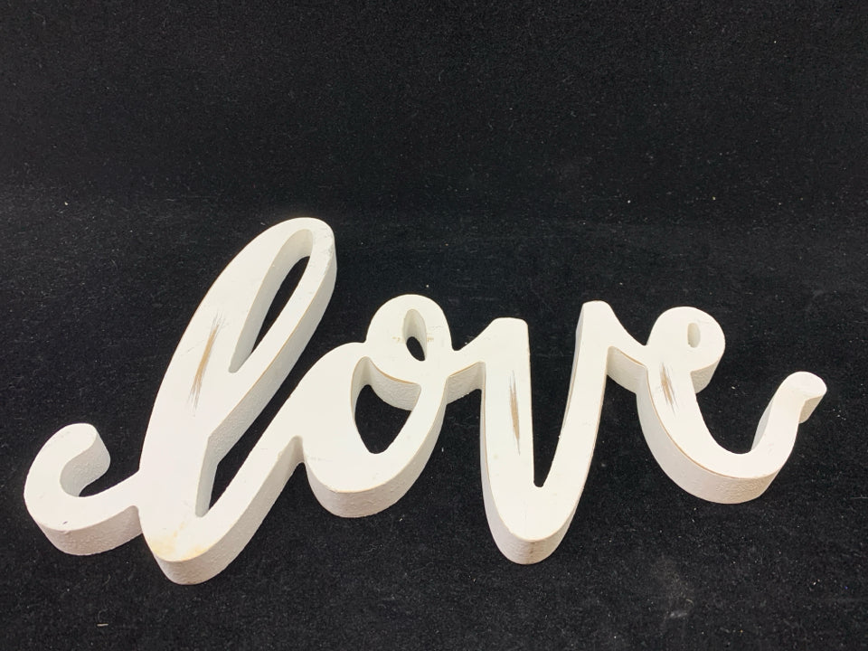 WOOD LOVE SHELF DECOR.