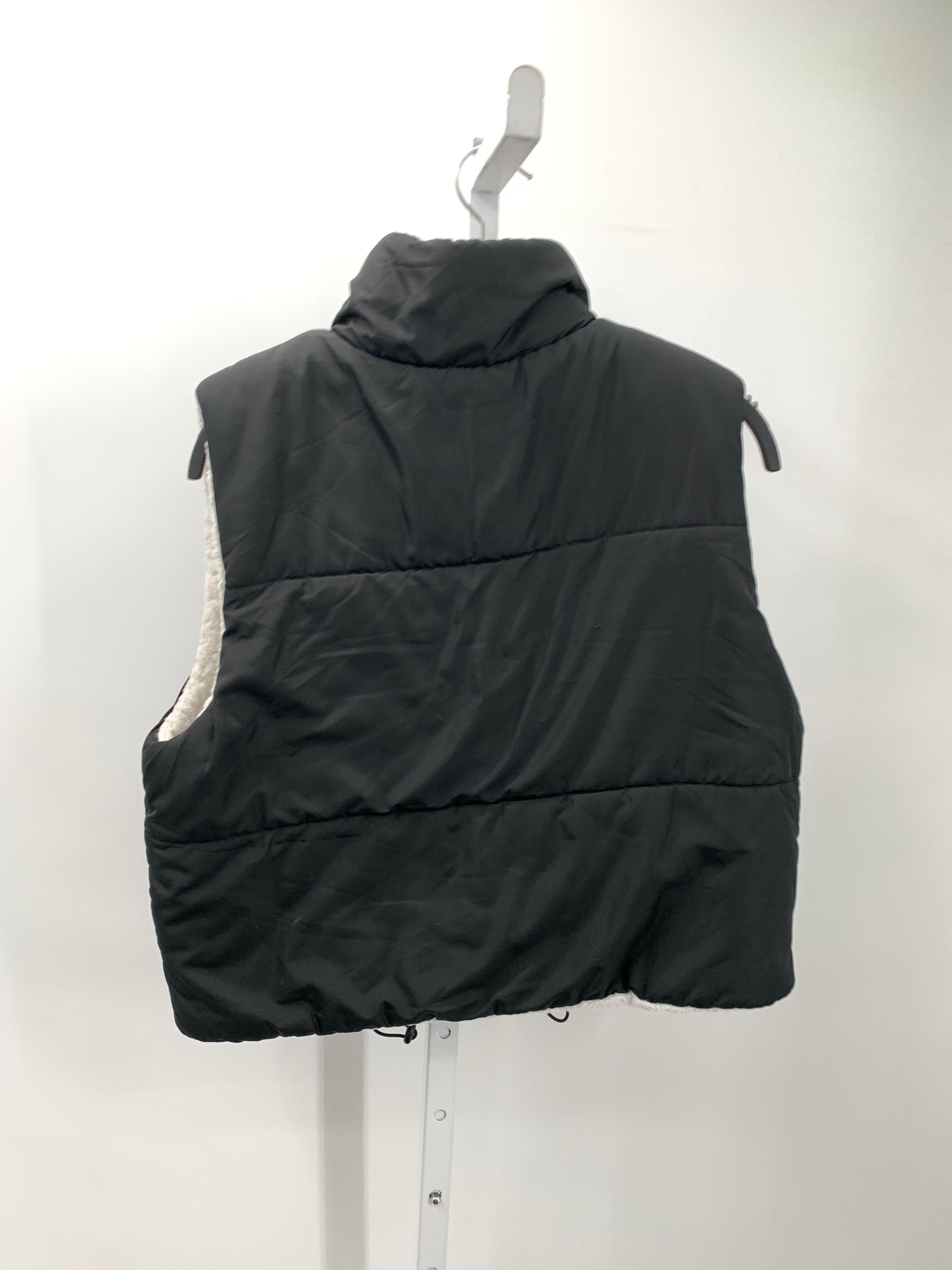 Almost Famous Size Medium Juniors Vest