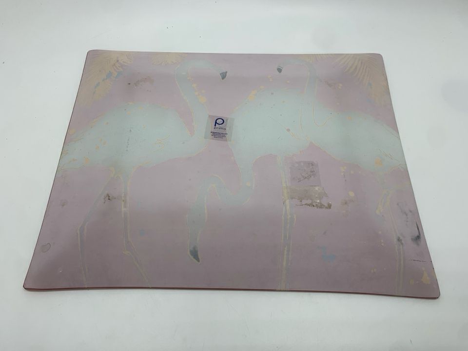 GLASS FLAMINGO PRINTED CENTERPIECE TRAY.