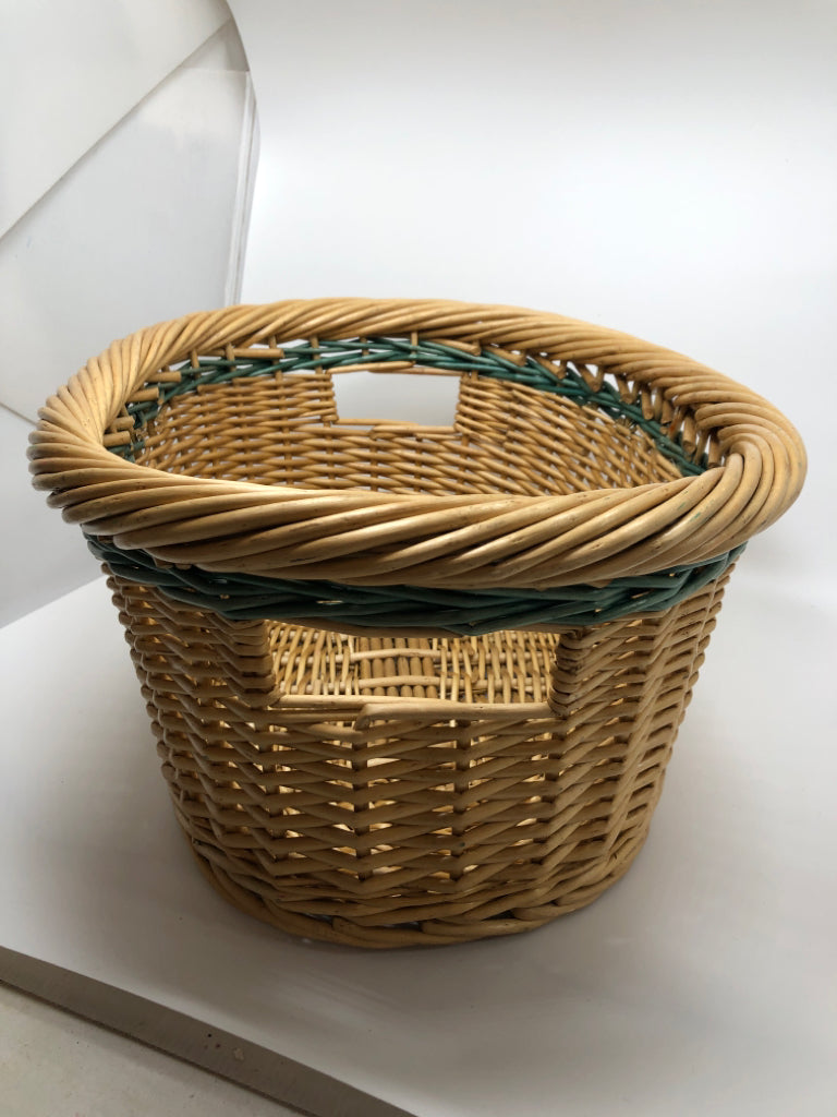 OVAL WOVEN BASKET W/TEAL STRIPE.