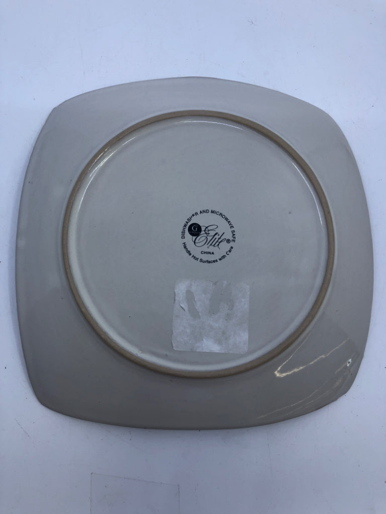 BLUE AND WHITE FLORAL RAISED EDGE SERVING PLATE.