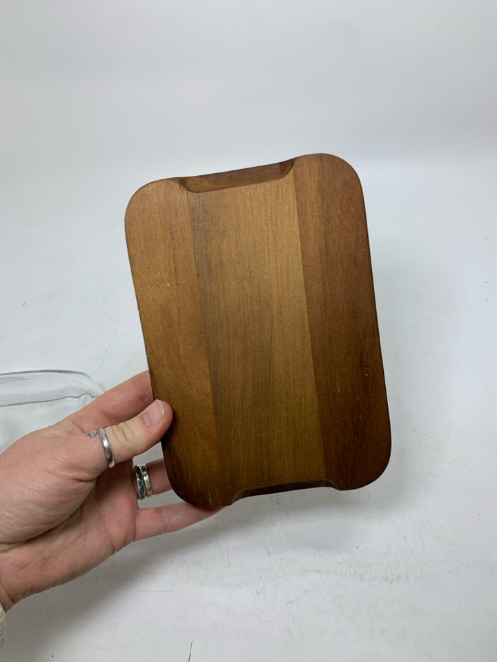 WOOD BASE W/ CLEAR GLASS LID.
