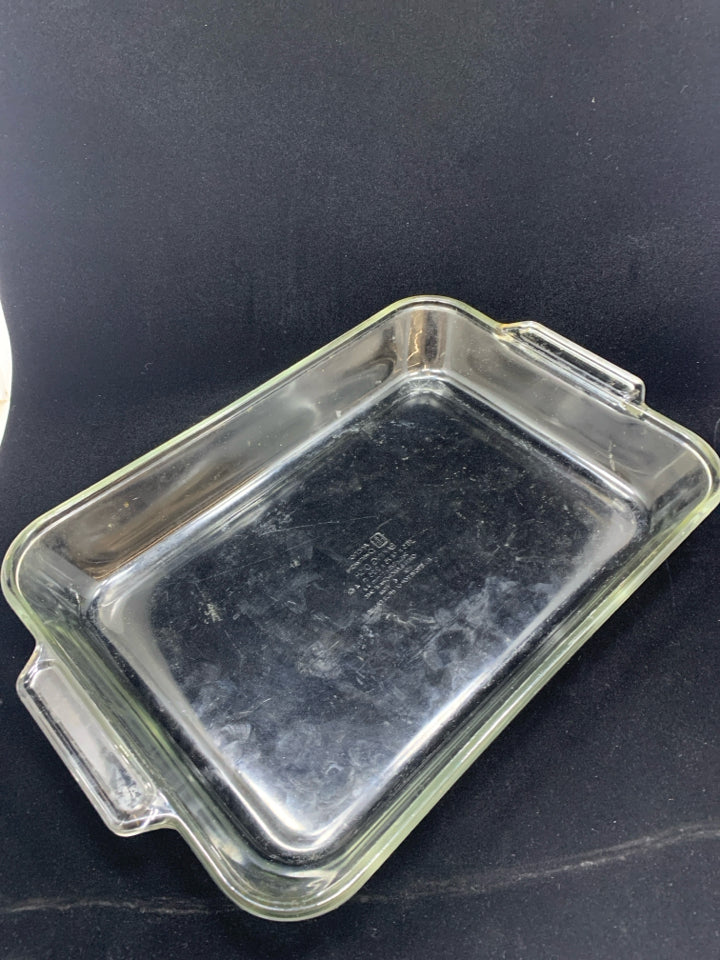 CLEAR ANCHOR HOCKING BAKING DISH.