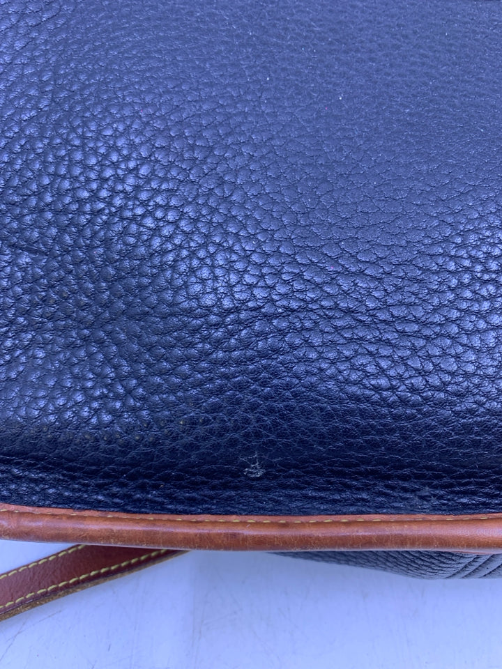 Vintage Dooney & Bourke All Weather Leather Carrier Shoulder Bag *Signs Of Wear/