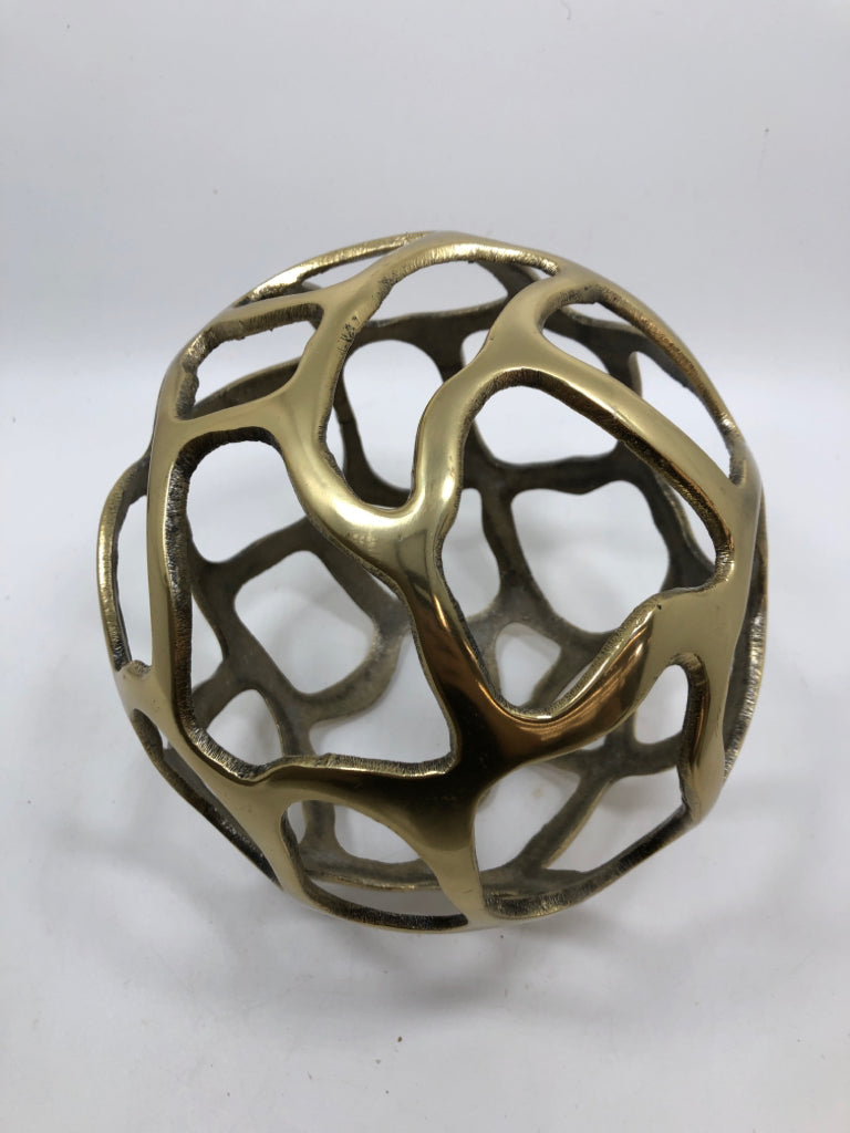 GOLDEN OPEN WEAVE ORB.
