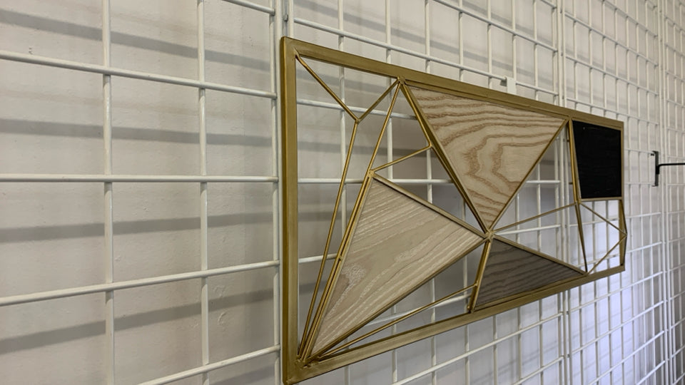 GEOMETRIC GOLD & WOOD WALL HANGING.