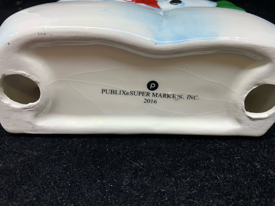 SNOWMAN COUPLE NAPKIN HOLDER.