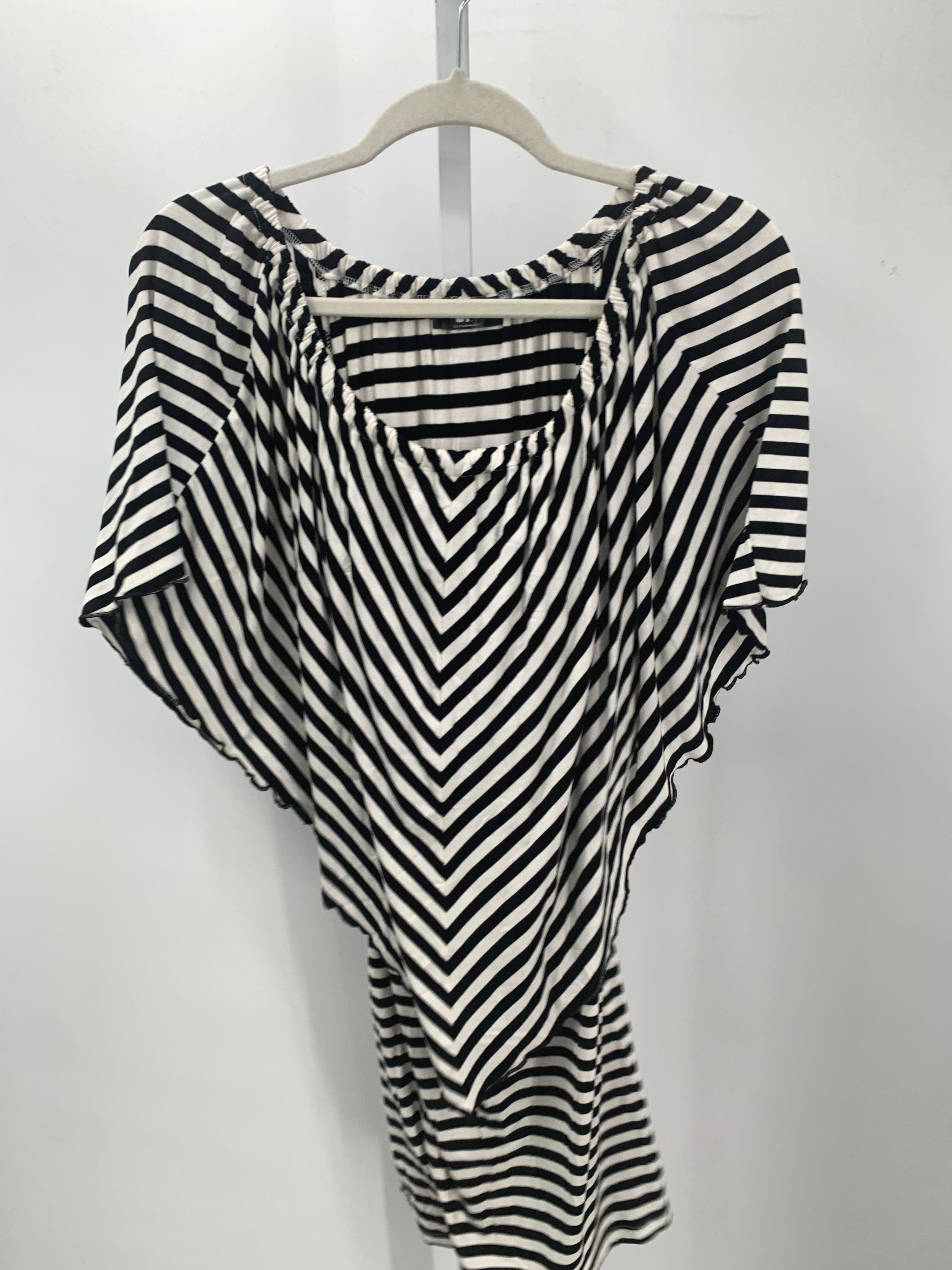 Size Medium Misses Short Sleeve Dress