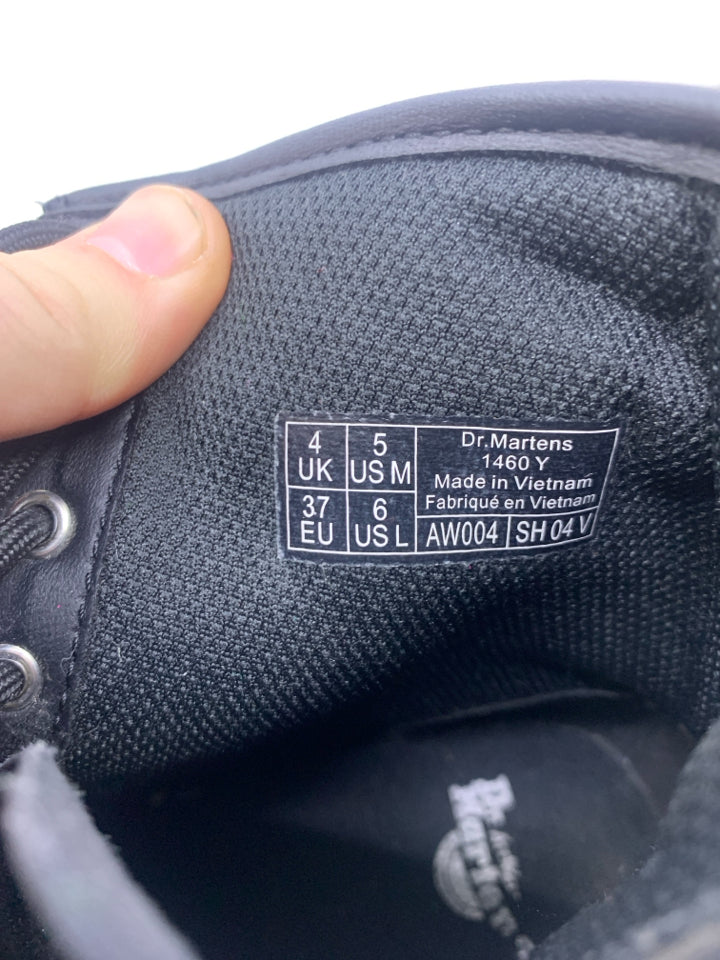 Dr. Martens Size 6 Juniors Boots