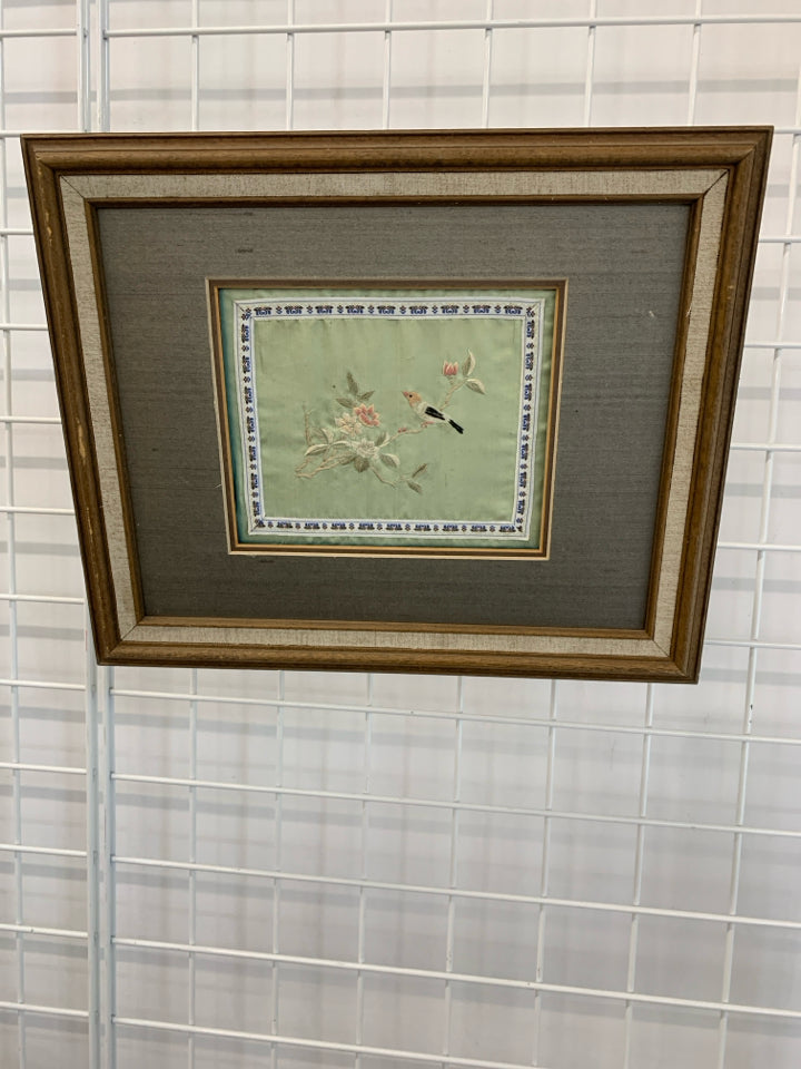 STITCHED BIRD WALL-ART IN WOOD FRAME.