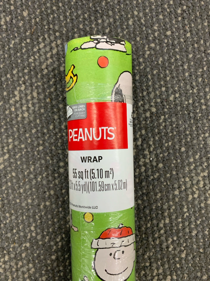 NIP SNOOPY CHRISTMAS GIFT WRAP.