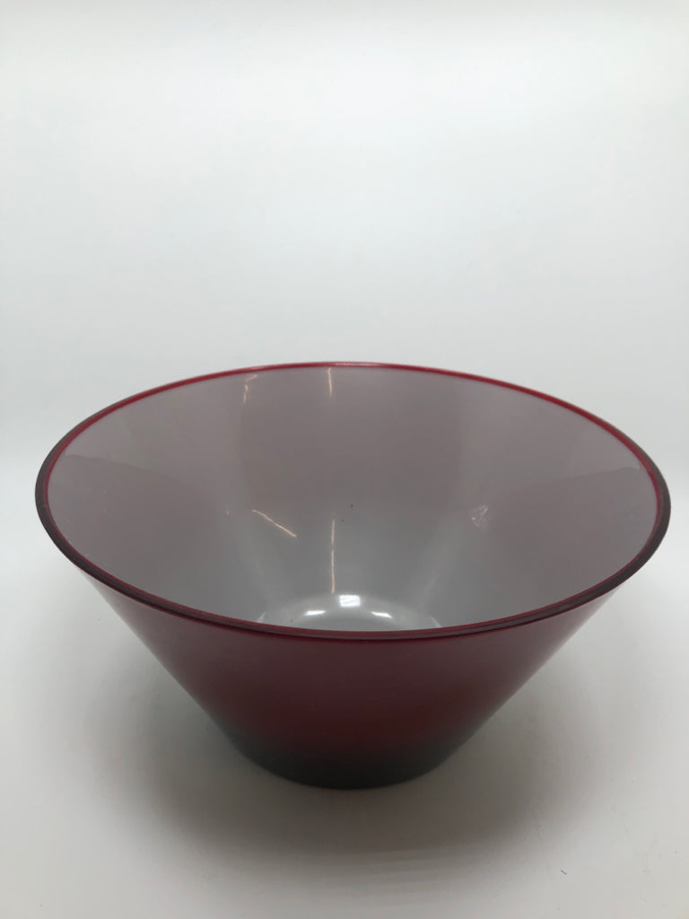 OMBRE RED PLASTIC SERVING BOWL.