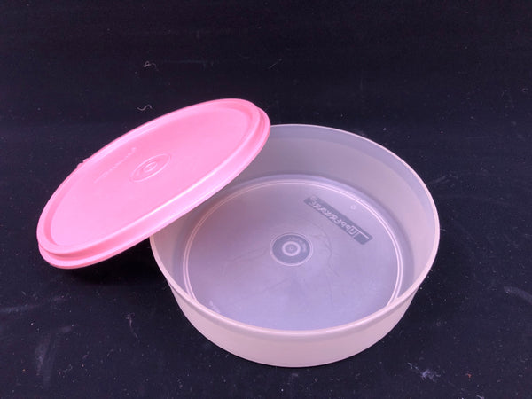 TUPPERWARE CONTAINER W/ PINK LID.