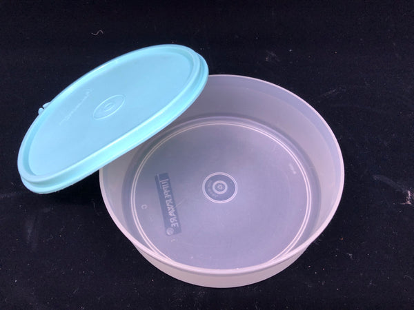 TUPPERWARE CONTAINER W/ LIGHT BLUE LID.