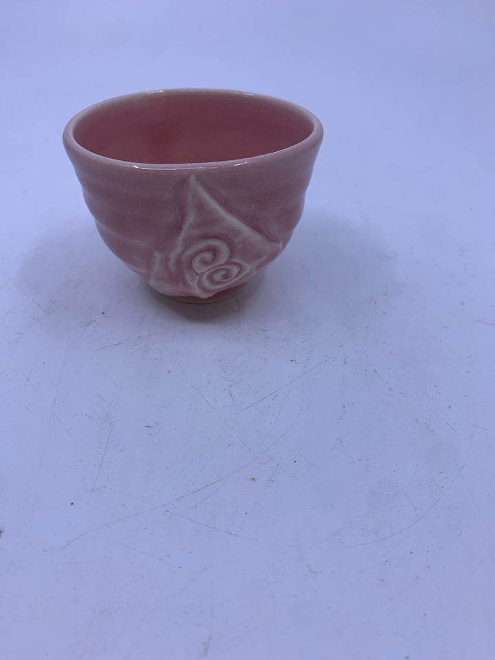 SMALL PINK POTTERY BOW.