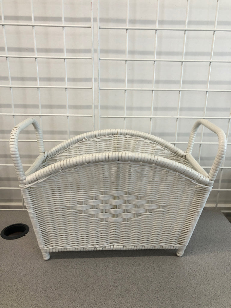 WHITE WICKER MAGAZINE HOLDER.
