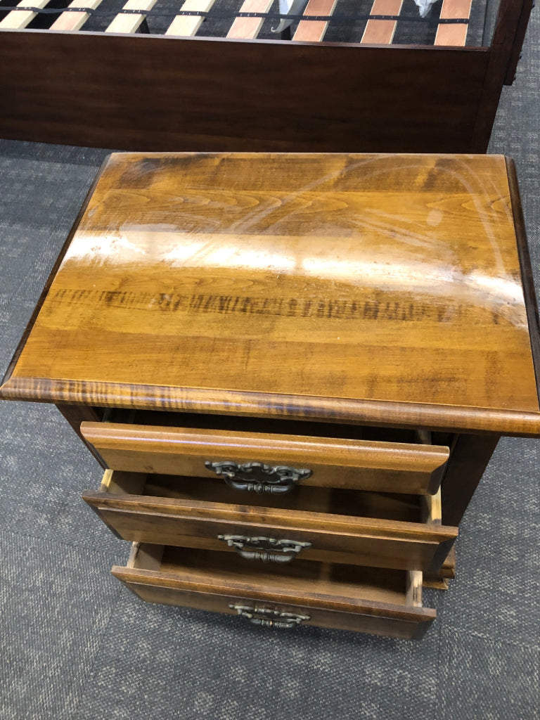 WARM CHERRY WOOD 3 DRAWER NIGHTSTAND.