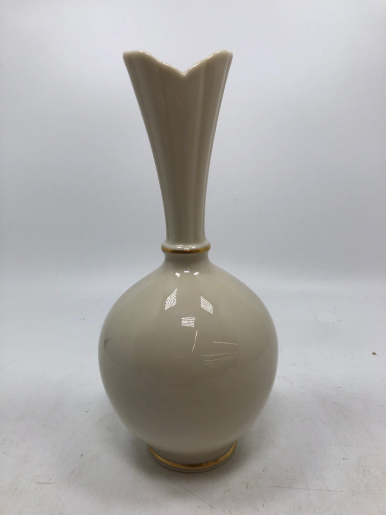 LENOX PINK ROSE BUD VASE.