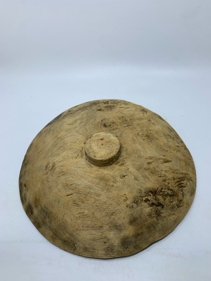 LARGE FOOTED RAW WOOD CENTERPIECE.