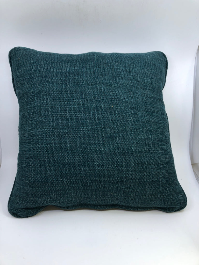 BLUE & WHITE PILLOW W/ABSTRACT LINE DESIGN.