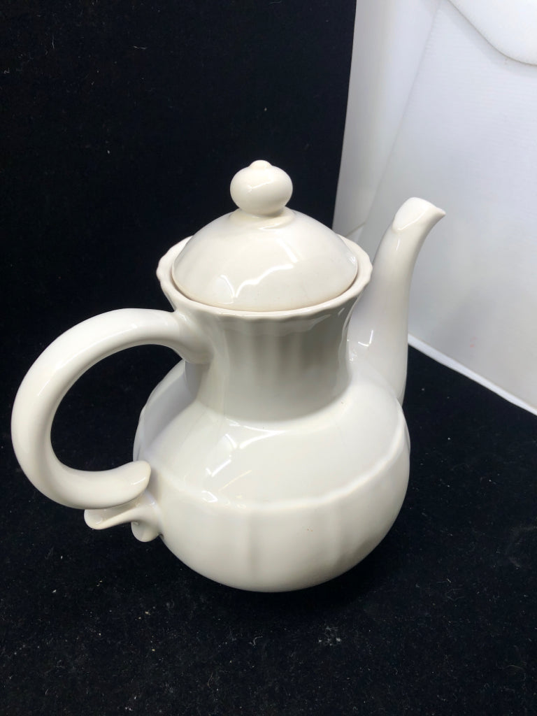 WHITE CERAMIC COFFEE POT SAVOIR VIVRE.