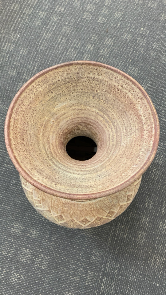 TERRA COTTA GARDEN URN VASE.
