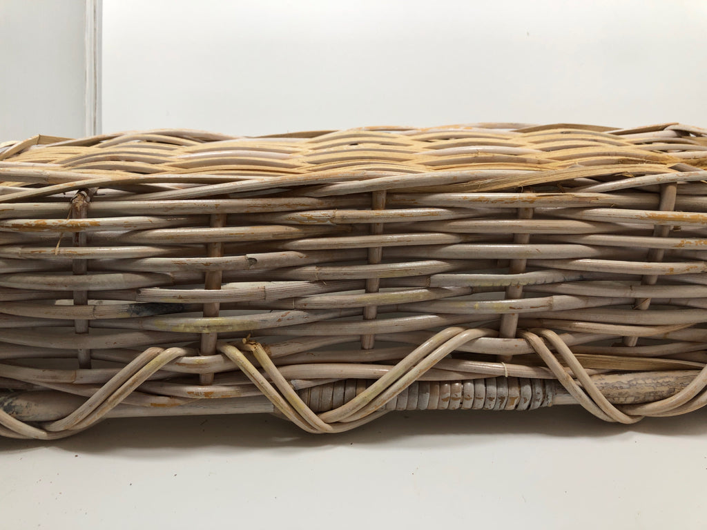 WHITE WOVEN WICKER BASKET W/LINER.