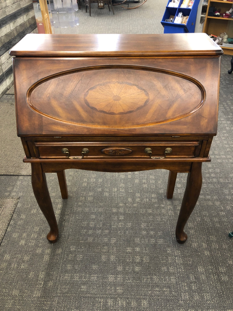 VTG-STYLE SECRETARY DESK.