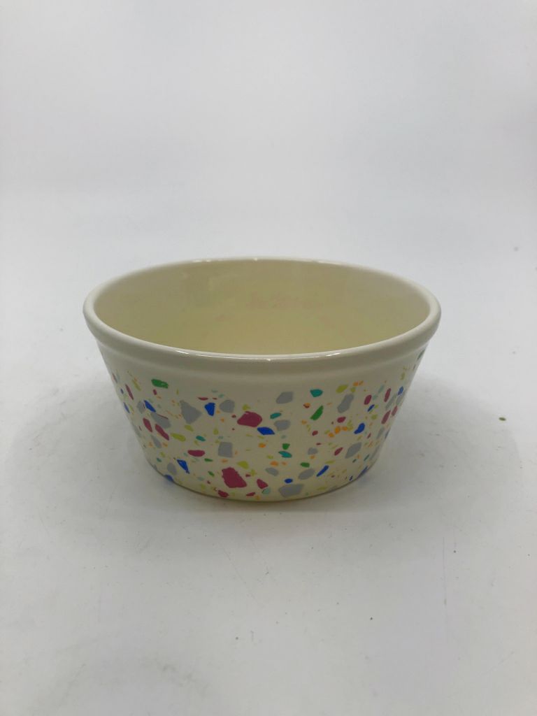 CREAM SPECKLED DOG BOWL.